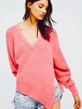 Free People Soft V-Neck Coral Pink Women's Sweater. NWOT